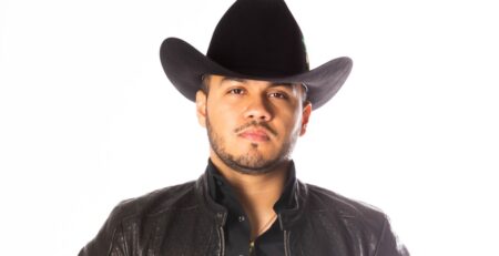 gerardo-coronel-llega-al-no.-1-de-regional-mexican-airplay-con-‘tutorial-para olvidar’