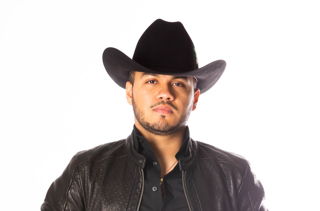 gerardo-coronel-llega-al-no.-1-de-regional-mexican-airplay-con-‘tutorial-para olvidar’