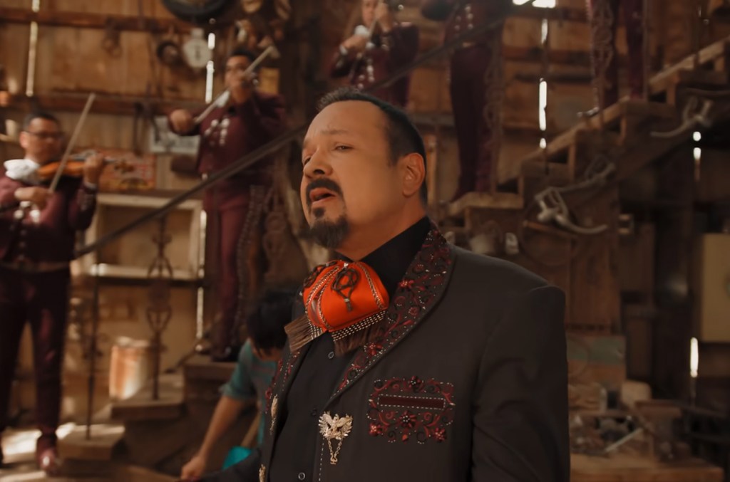 ‘mira-quien-lo-dice’-de-pepe-aguilar-da-el-mayor-salto-al-no.-1-de-2024-en-regional-mexican airplay