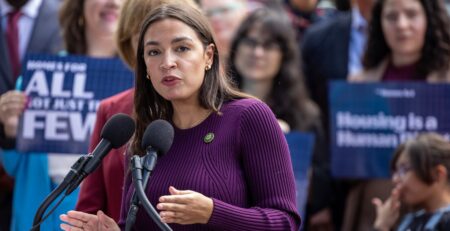 alexandria-ocasio-cortez-critica-a-nicky-jam-y-anuel-aa-durante-audiencia-en-el-congreso: mirala