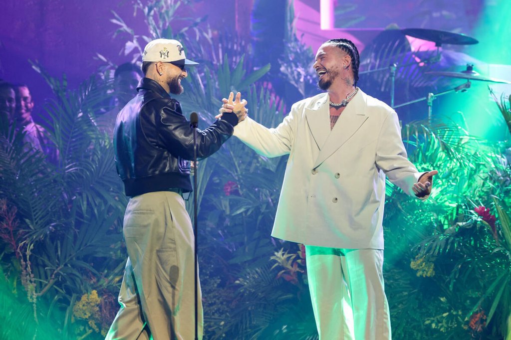 j-balvin-trae-espectacular-show-selvatico-al-recibir-el-premio-billboard-espiritu-de-la esperanza