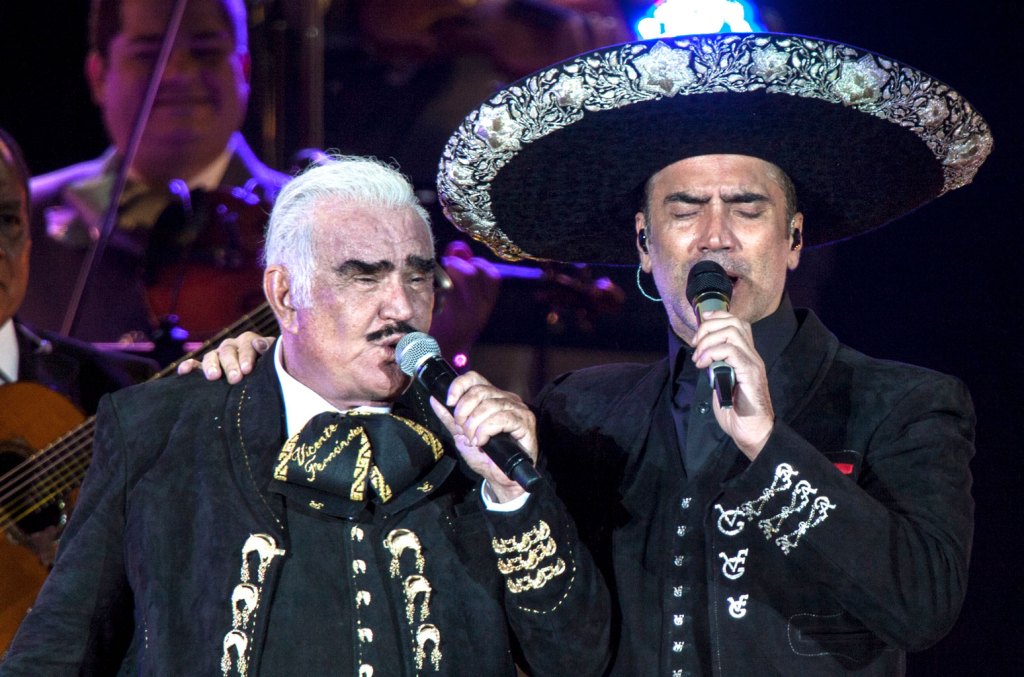 alejandro-fernandez-canta-las-canciones-de-vicente-fernandez-en-album-y-gira-‘de-rey-a rey’