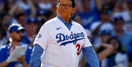 como-la-leyenda-de-los-dodgers-fernando-valenzuela-inspiro-una-ola-de-canciones-de-artistas mexicanos