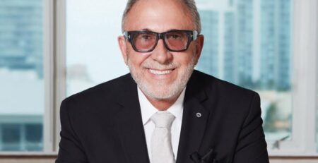 emilio-estefan-sobre-la-musica-que-creo-para-miss-universo-2024:-‘tiene-un-sabor-de-mexico-y-de-todos-los-paises-del mundo’