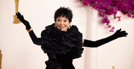 ¿que-le-regalas-a-una-ganadora-de-egot-para-su-93-cumpleanos?-rita-moreno-tendra-su-propia barbie