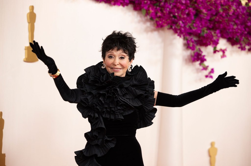 ¿que-le-regalas-a-una-ganadora-de-egot-para-su-93-cumpleanos?-rita-moreno-tendra-su-propia barbie