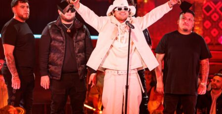 bad-bunny,-fuerza-regida-y-mas-estrellas-latinas-ganan-premios-billboard-de-la-musica 2024